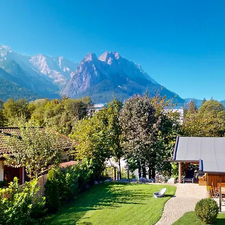 Loisachufer Holiday home *